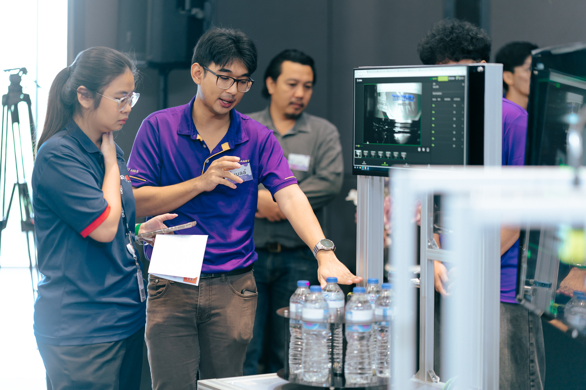 บรรยากาศผู้เข้าร่วมเดินชมบูธตามสเตชั่น Zebra Solutions Day